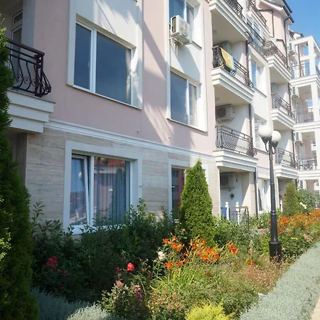 Dom-el Real Rodina 1 Apartamento *