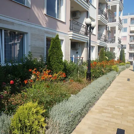 Apartment Dom-el Real Rodina 1 *