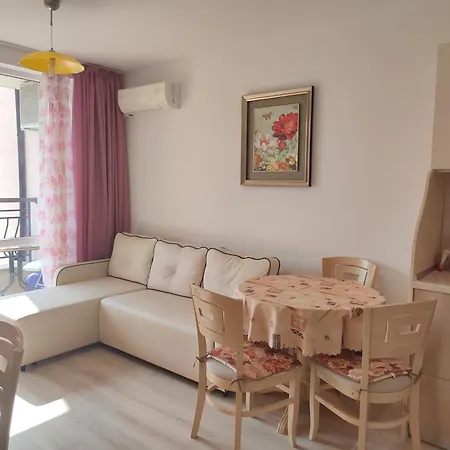Apartment Dom-el Real Rodina 1 *
